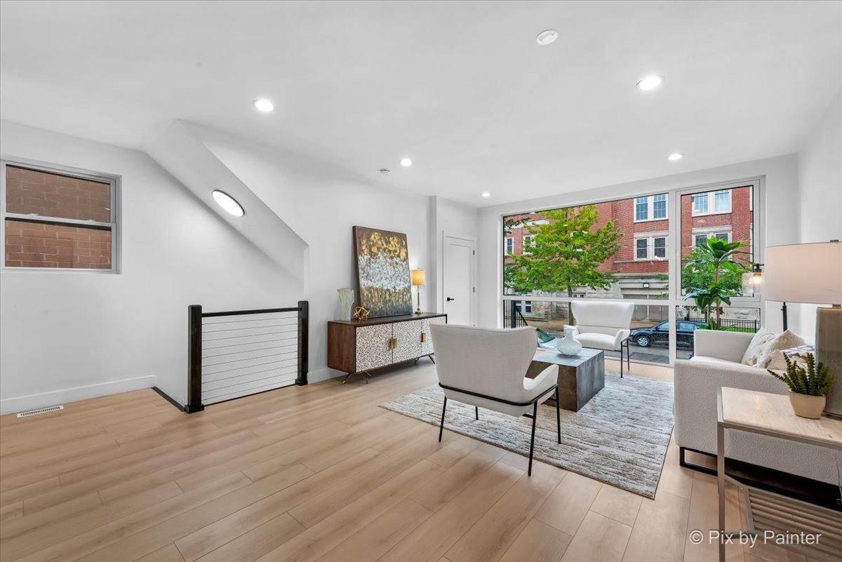 1426 N Talman Avenue Unit: A