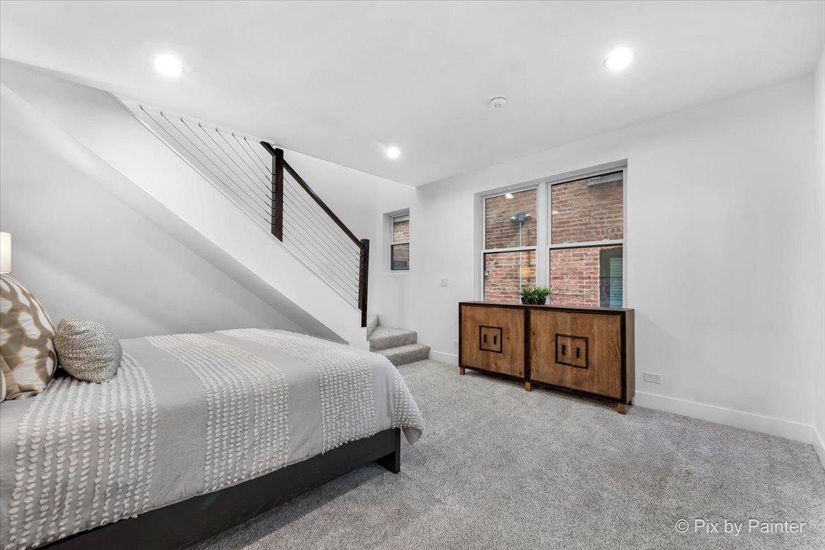 1426 N Talman Avenue Unit: B
