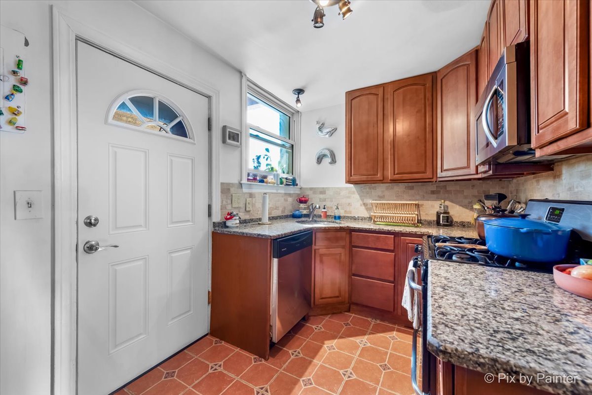 2335 W Farwell Avenue Unit: 3N