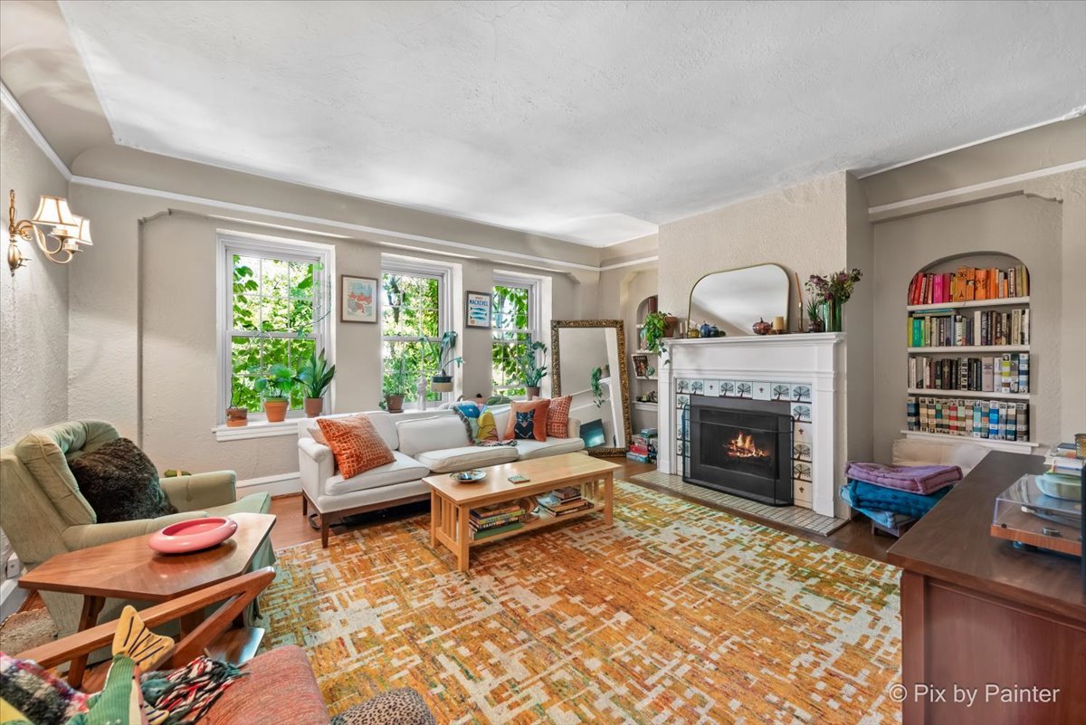 2335 W Farwell Avenue Unit: 3N
