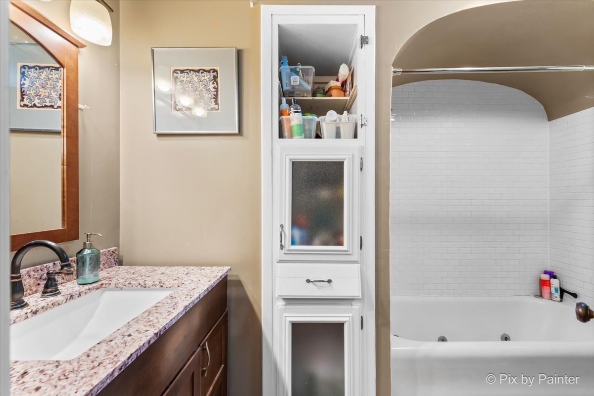 2335 W Farwell Avenue Unit: 3N