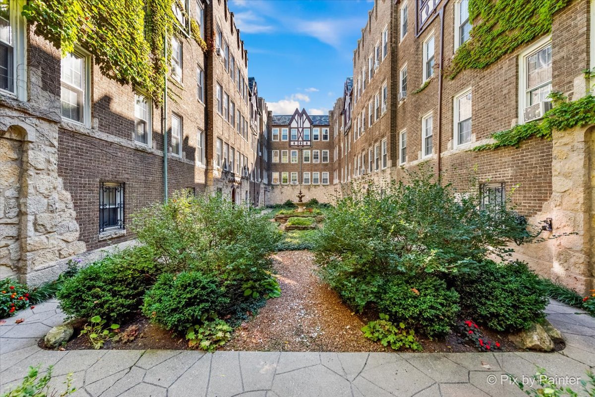 2335 W Farwell Avenue Unit: 3N