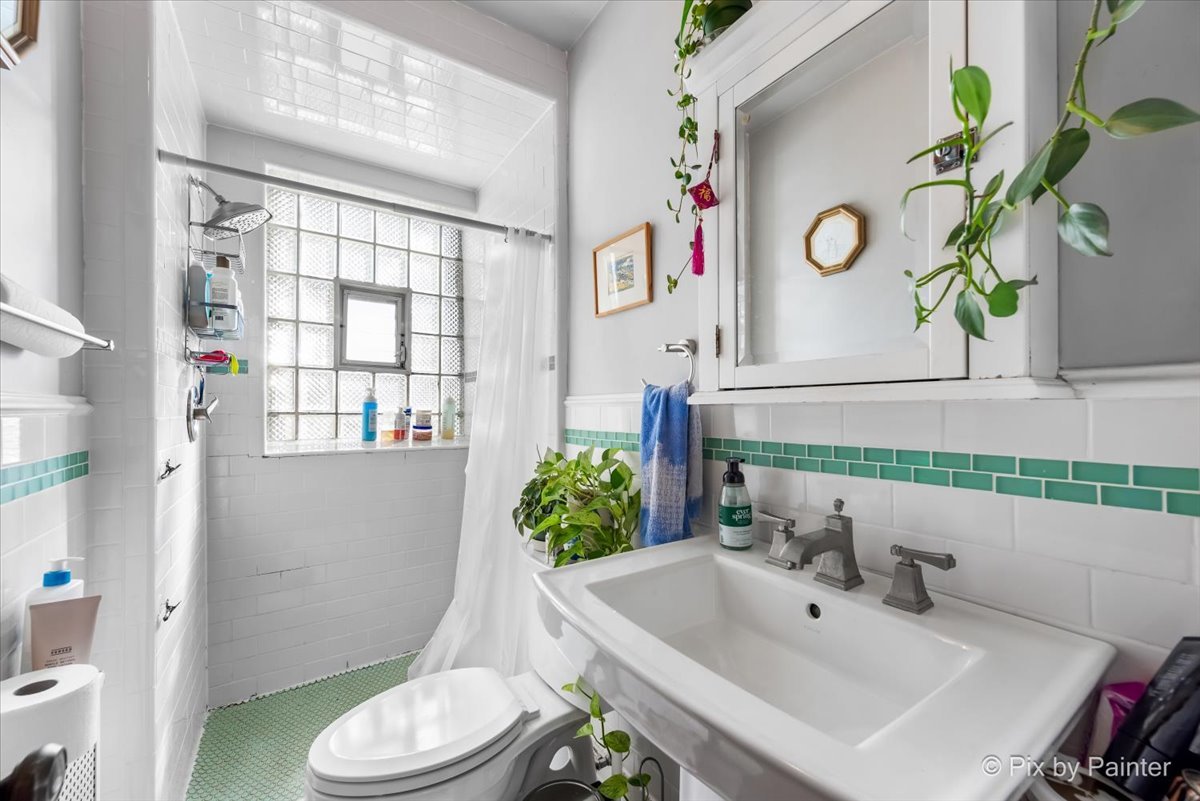 2335 W Farwell Avenue Unit: 3N