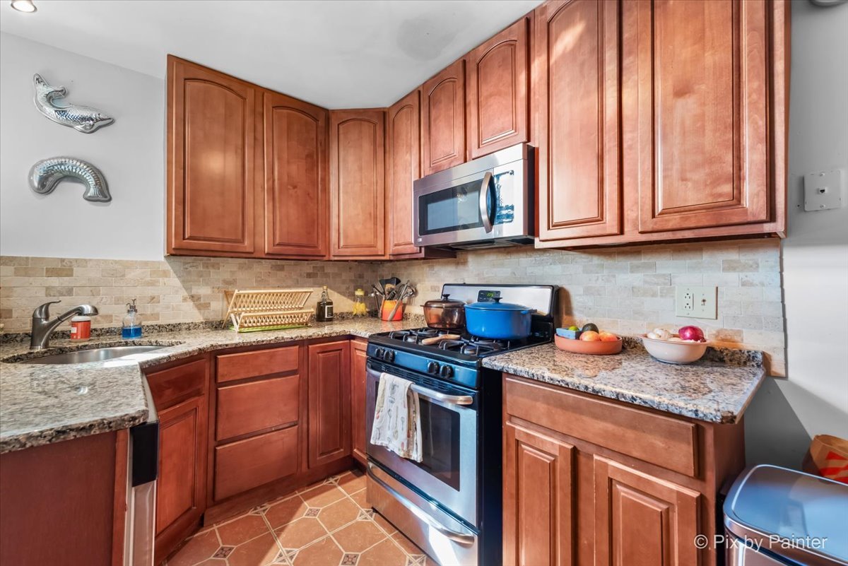 2335 W Farwell Avenue Unit: 3N