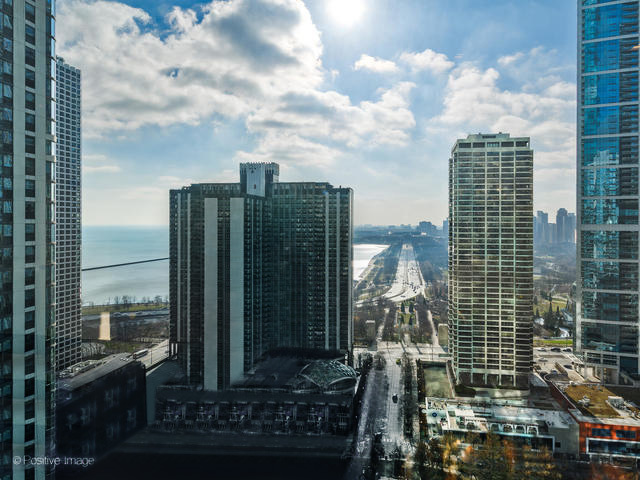 363 E Wacker Drive Unit: 2003