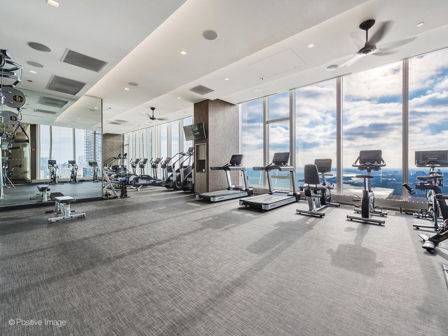 363 E Wacker Drive Unit: 2003