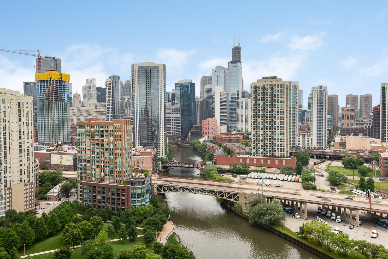 700 N LARRABEE Street Unit: 1813