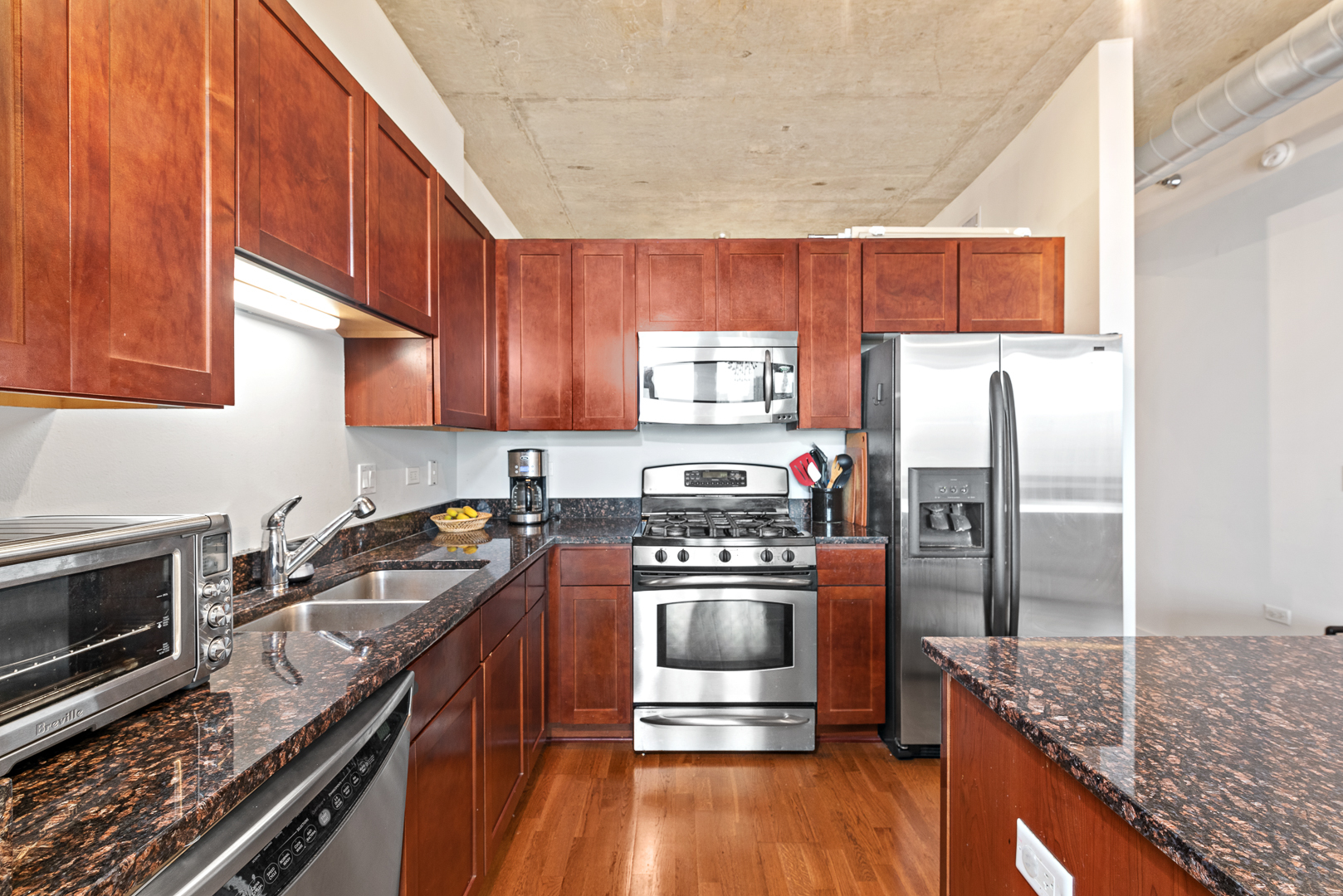 700 N LARRABEE Street Unit: 1813