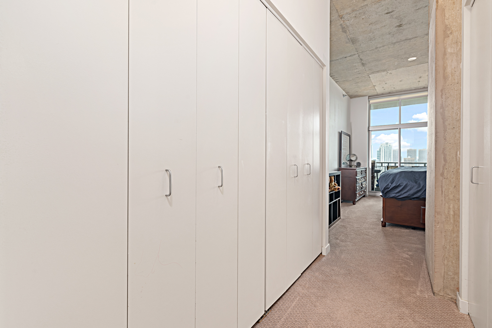 700 N LARRABEE Street Unit: 1813