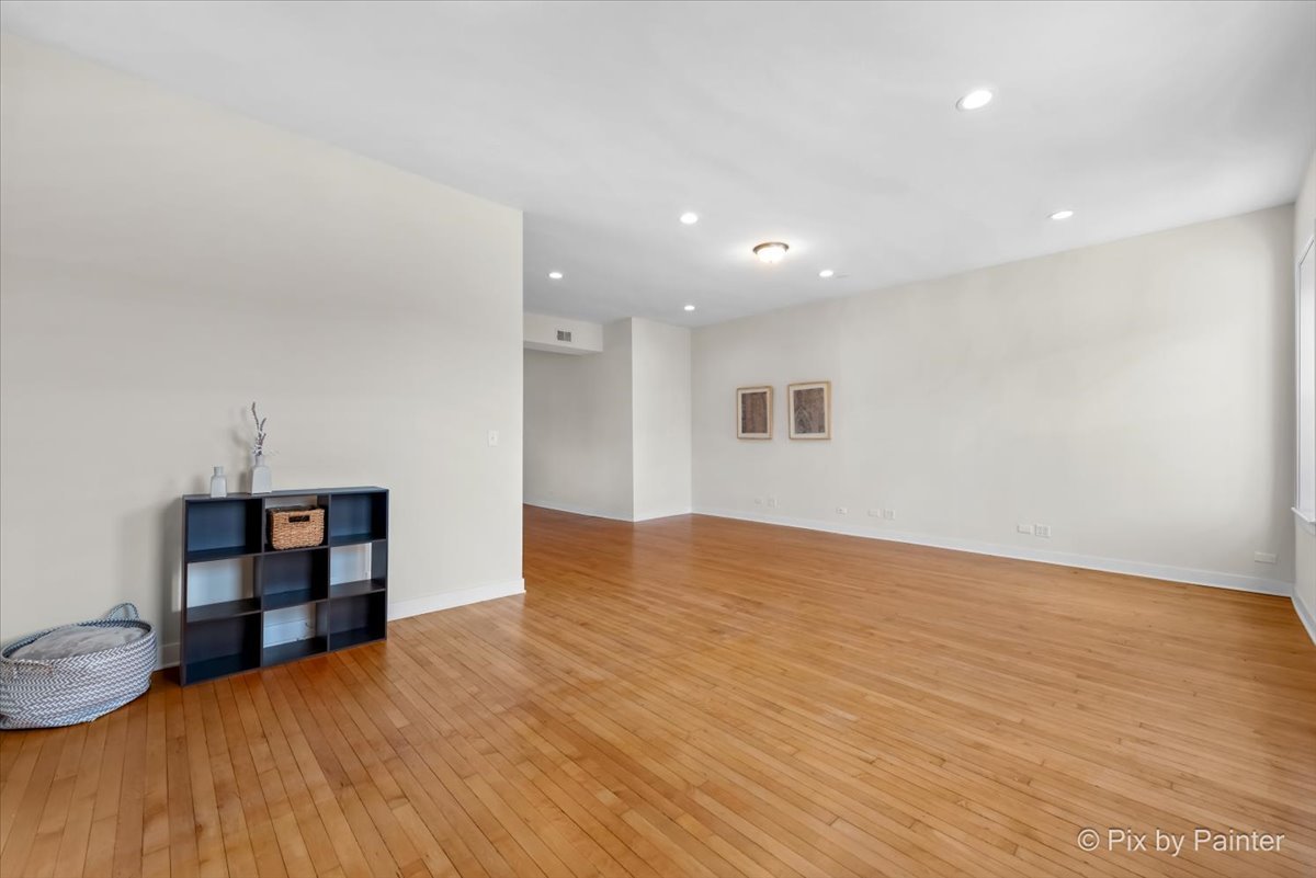 1637 N Ashland Avenue Unit: 2
