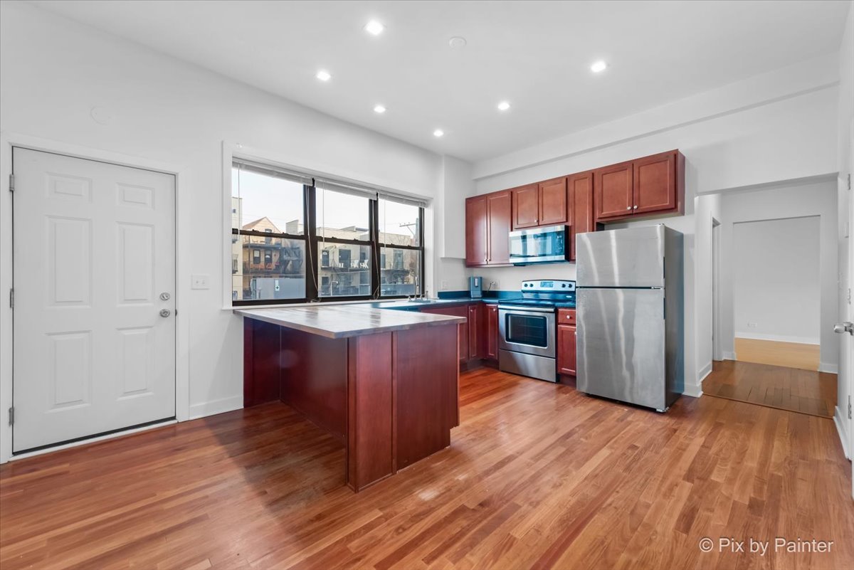 1637 N Ashland Avenue Unit: 2