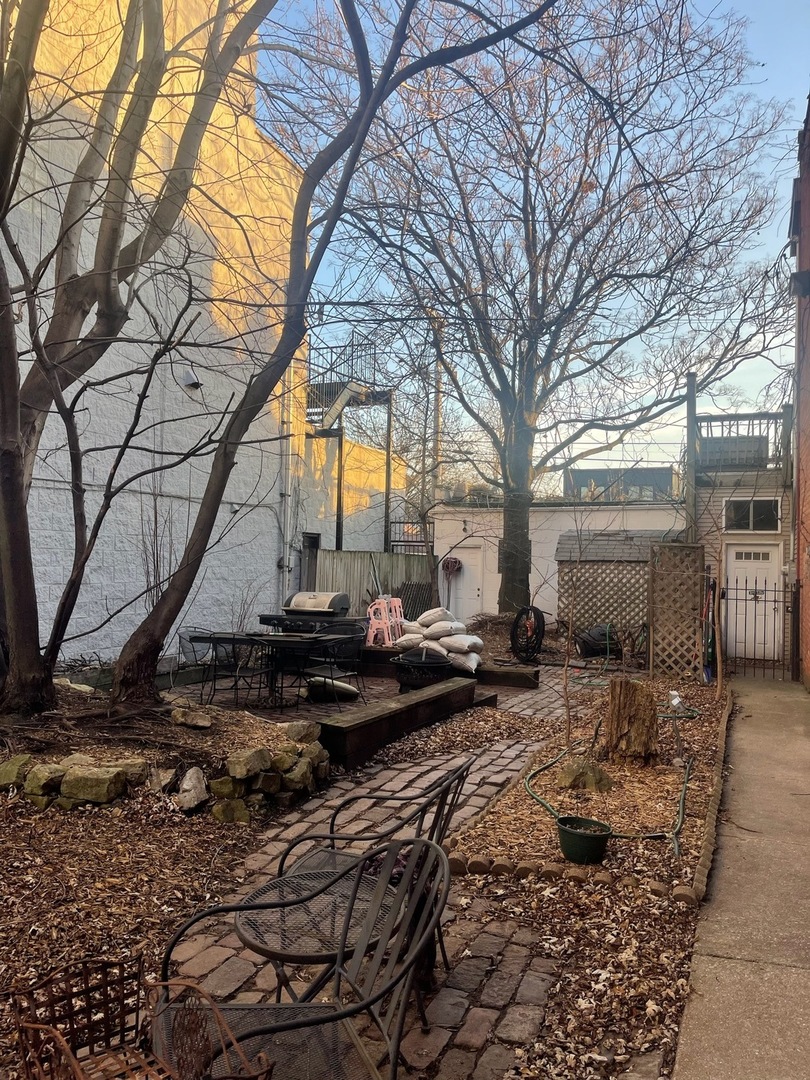 2329 W Huron Street Unit: 1B