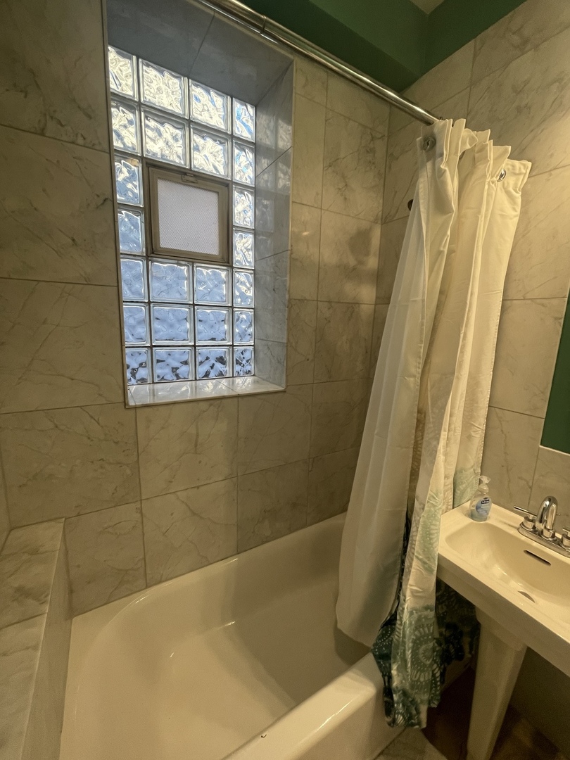2329 W Huron Street Unit: 1B