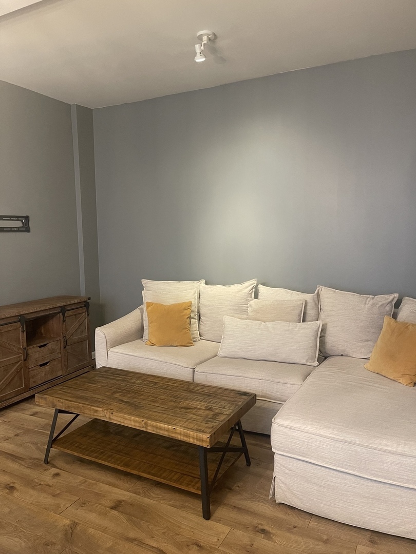 2329 W Huron Street Unit: 1B