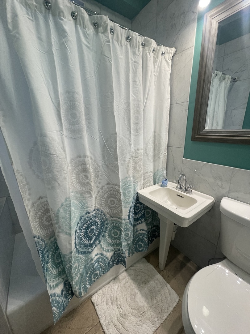 2329 W Huron Street Unit: 1B