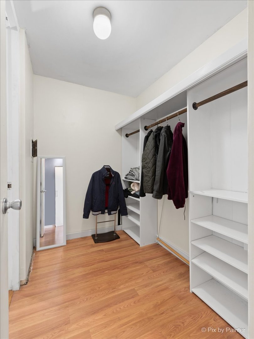 3001 S Michigan Avenue Unit: 1006