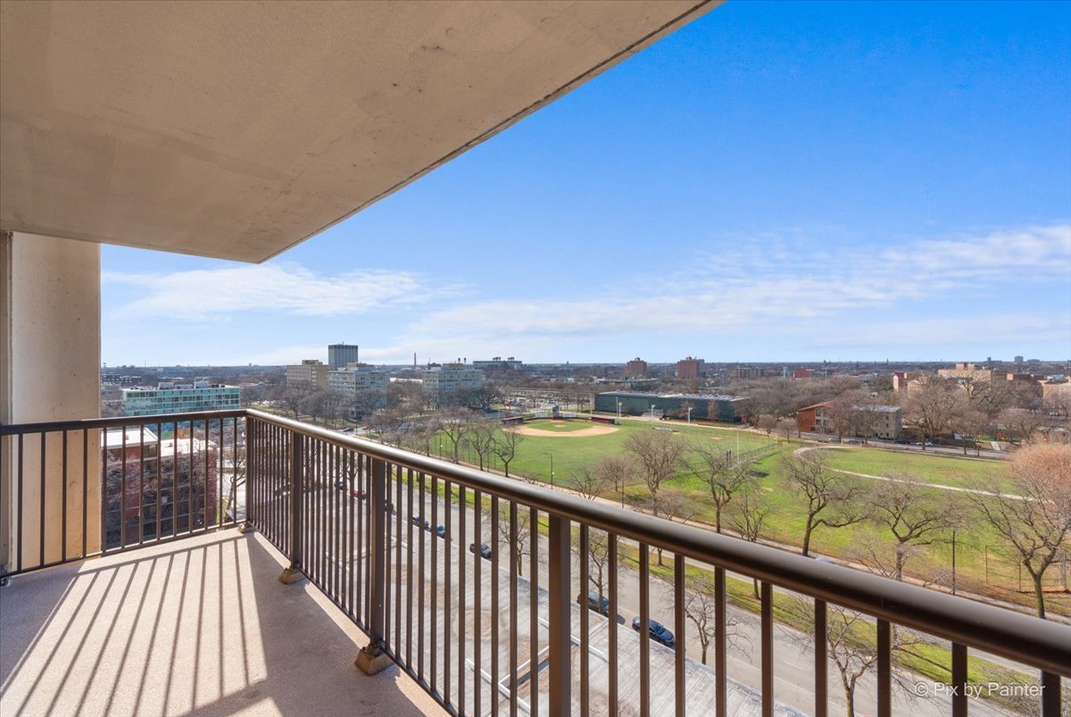 3001 S Michigan Avenue Unit: 1006