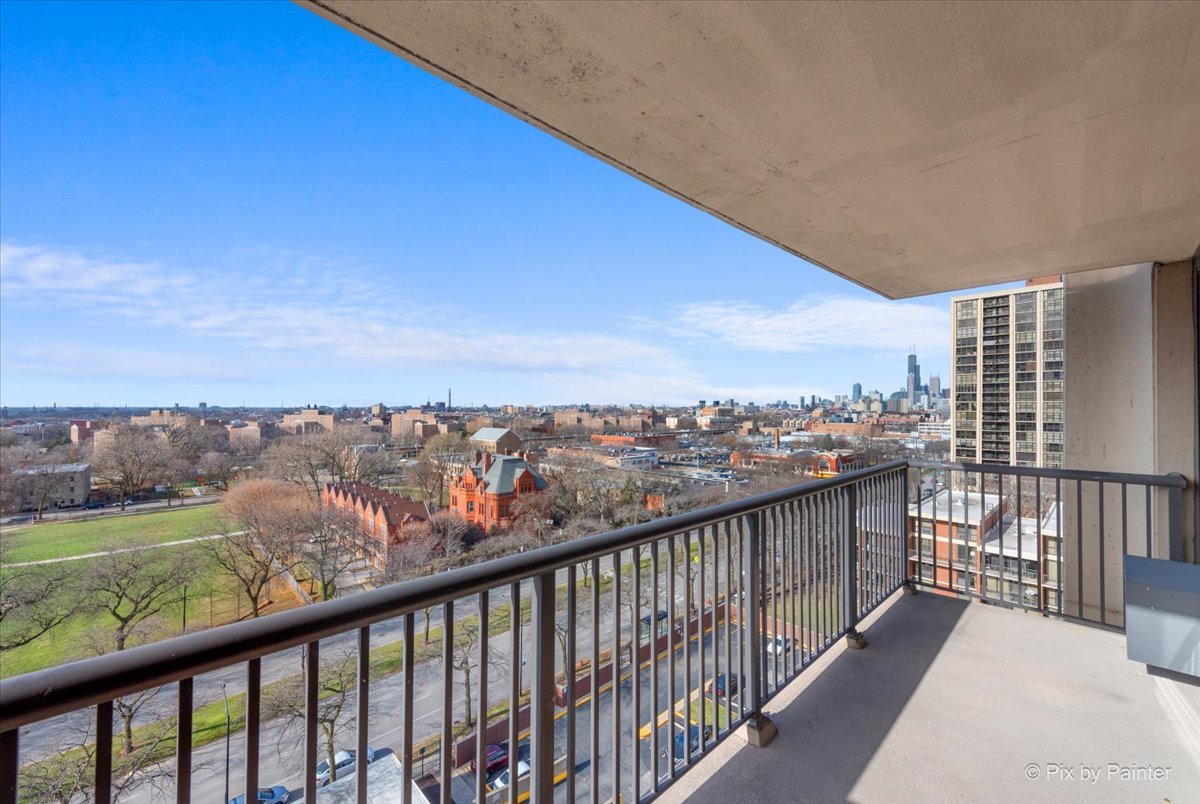 3001 S Michigan Avenue Unit: 1006