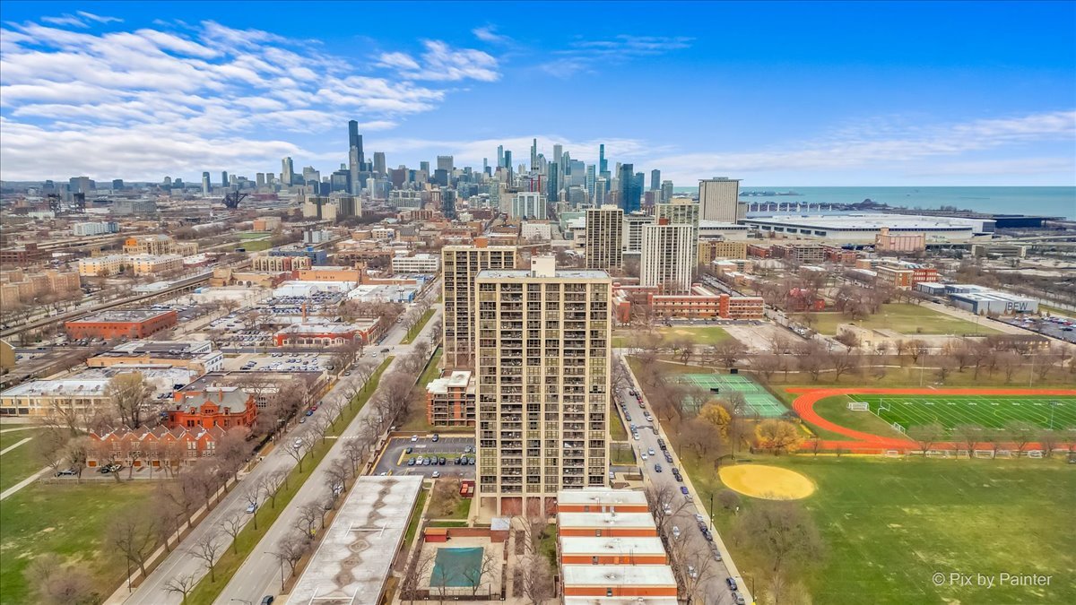 3001 S Michigan Avenue Unit: 1006