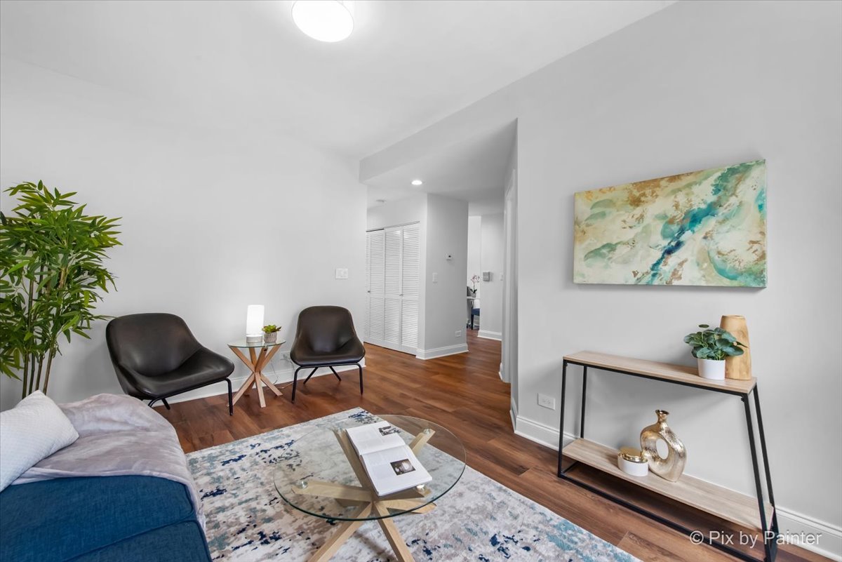 4912 N Kedzie Avenue Unit: 2E