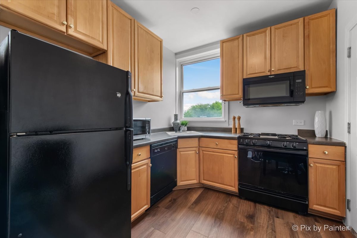 4912 N Kedzie Avenue Unit: 2E