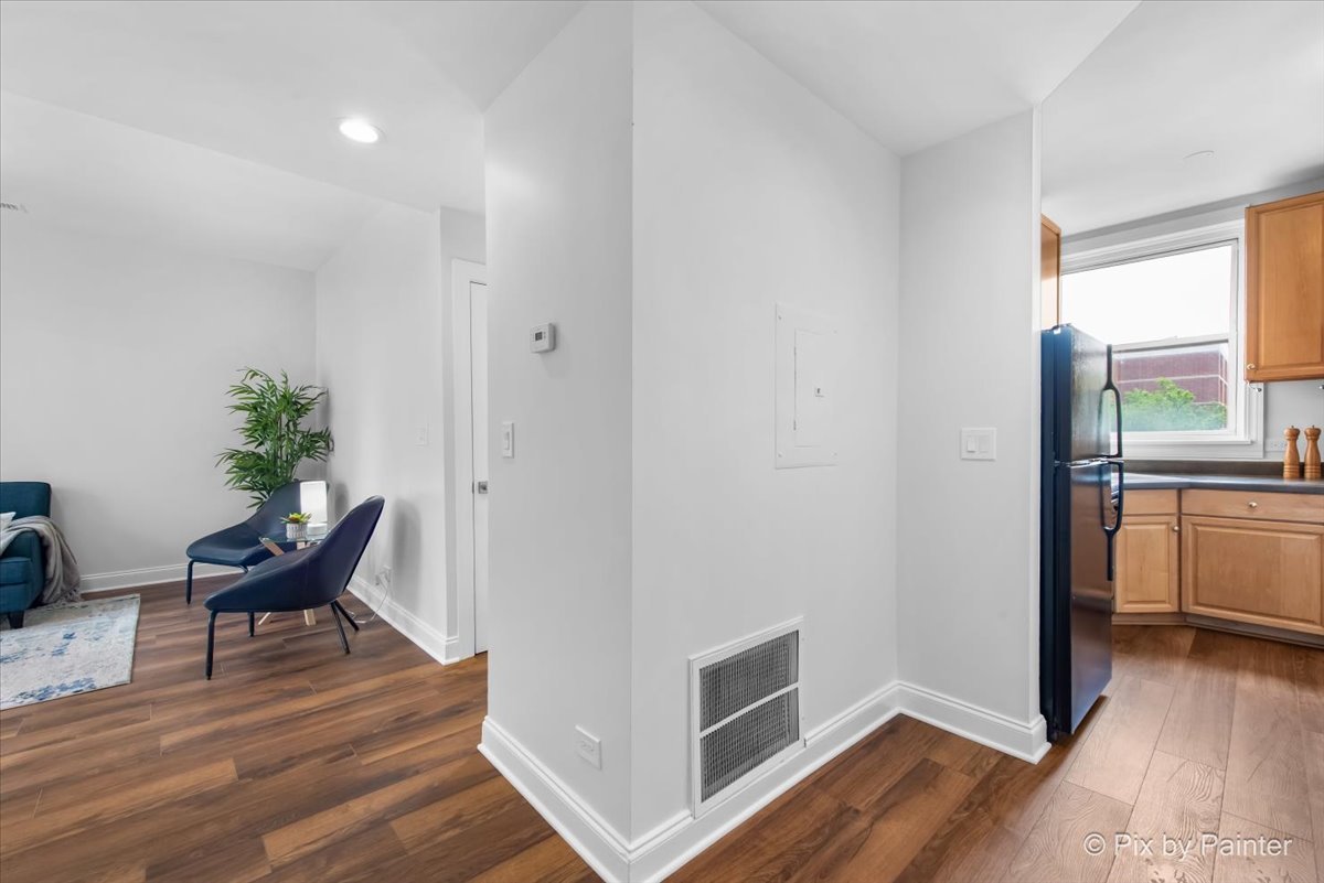 4912 N Kedzie Avenue Unit: 2E
