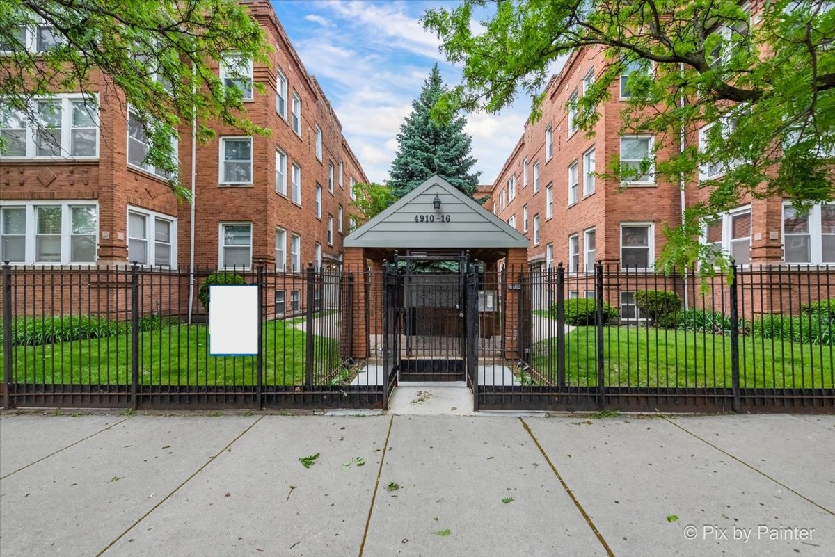 4912 N Kedzie Avenue Unit: 2E