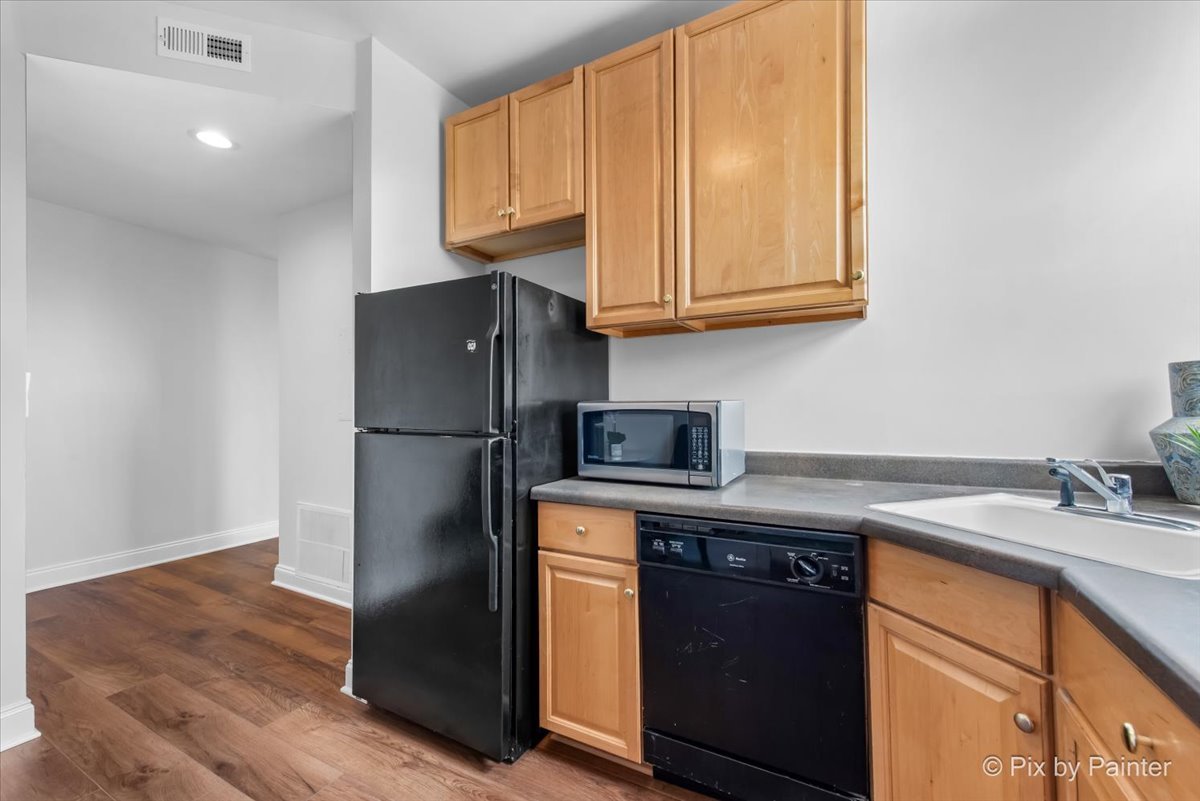 4912 N Kedzie Avenue Unit: 2E