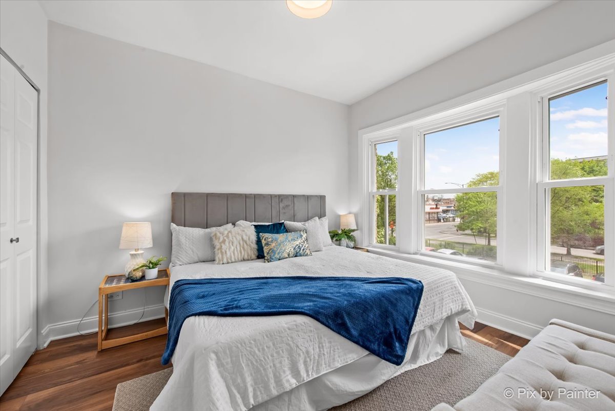 4912 N Kedzie Avenue Unit: 2E