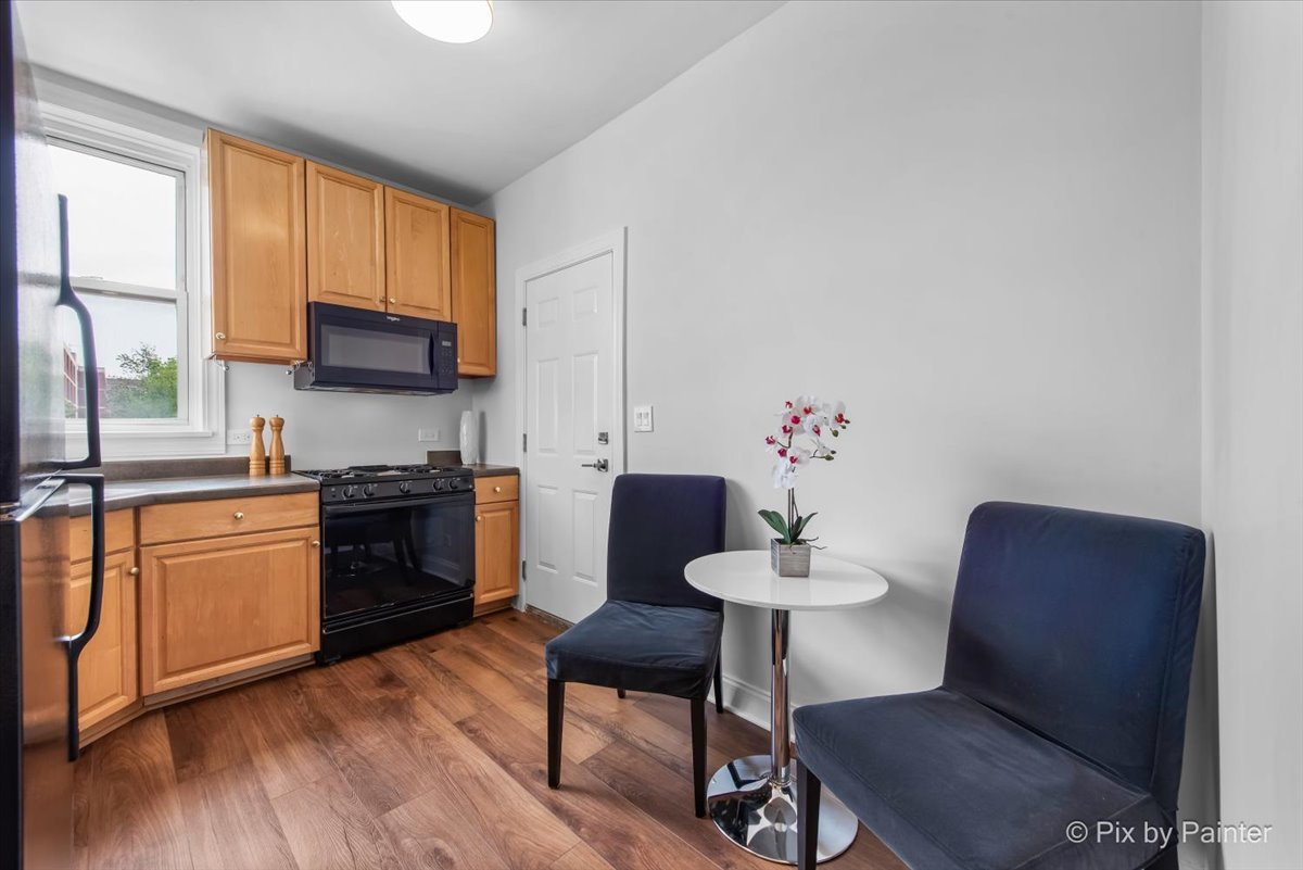 4912 N Kedzie Avenue Unit: 2E