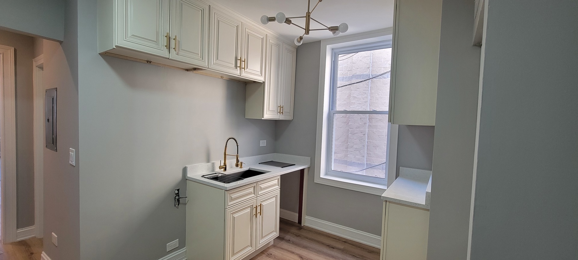 3209 N Wilton Avenue Unit: 2