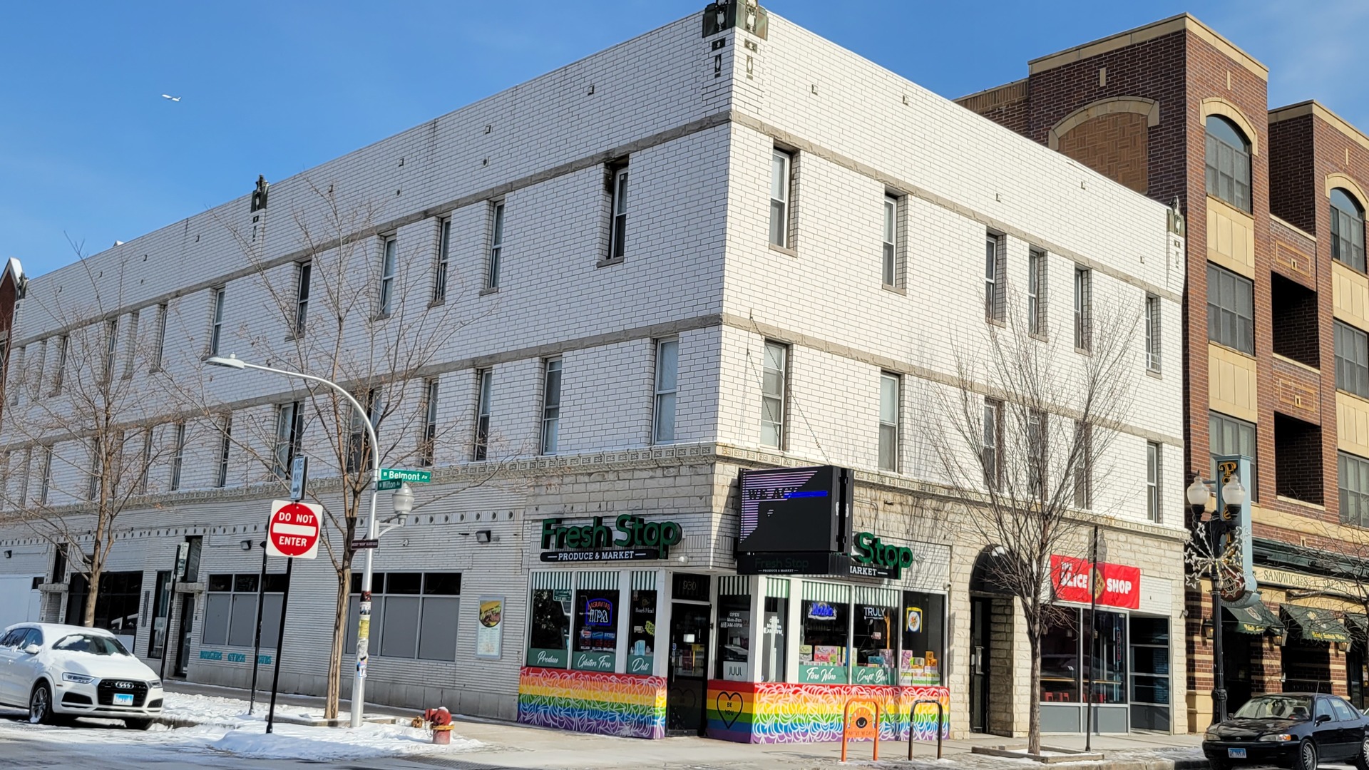 3209 N Wilton Avenue Unit: 2