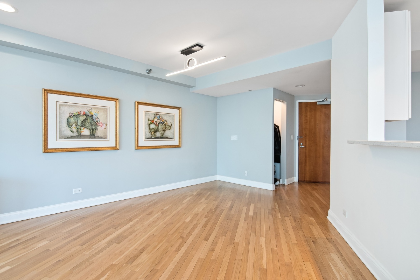600 N KINGSBURY Street Unit: 1905