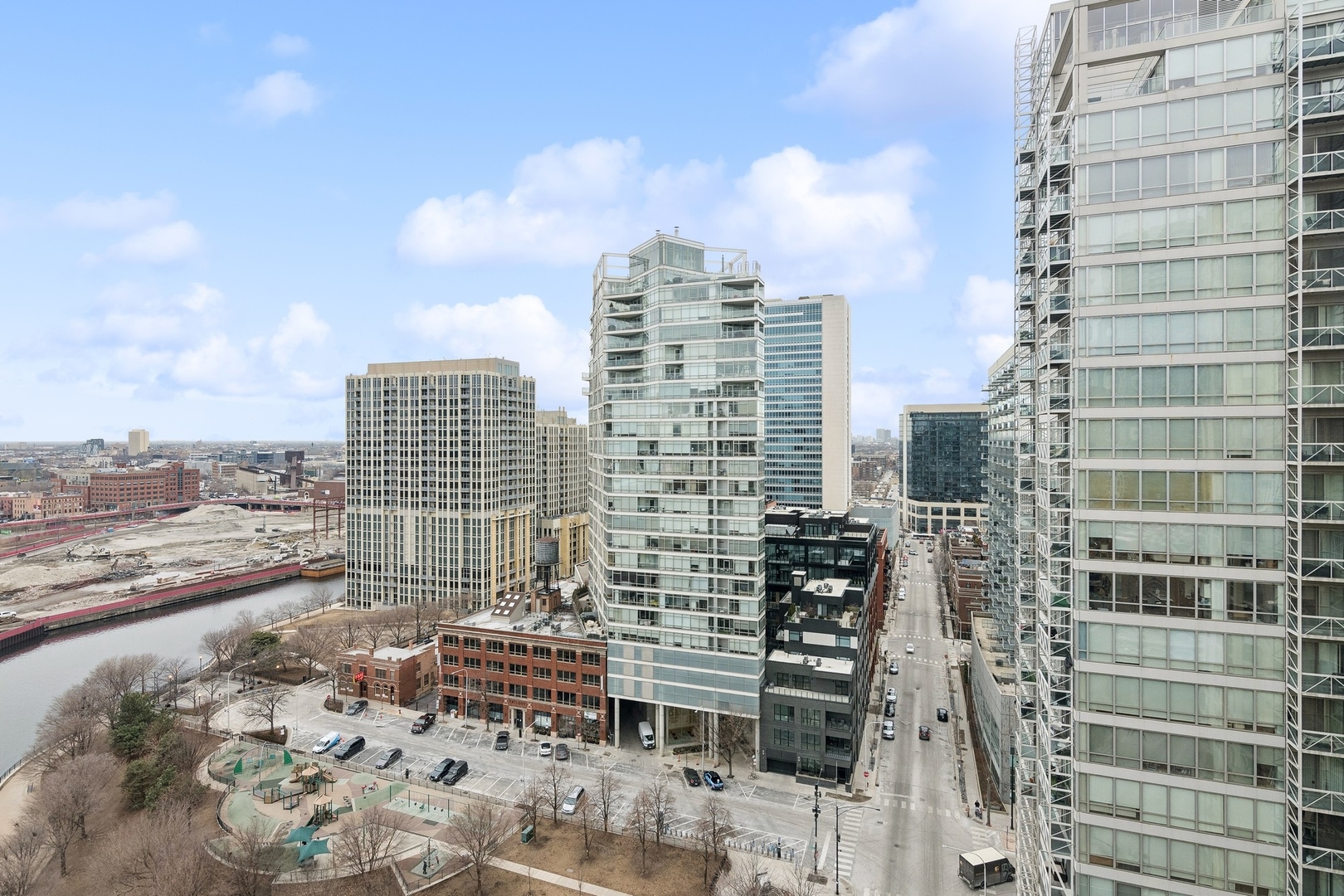 600 N KINGSBURY Street Unit: 1905