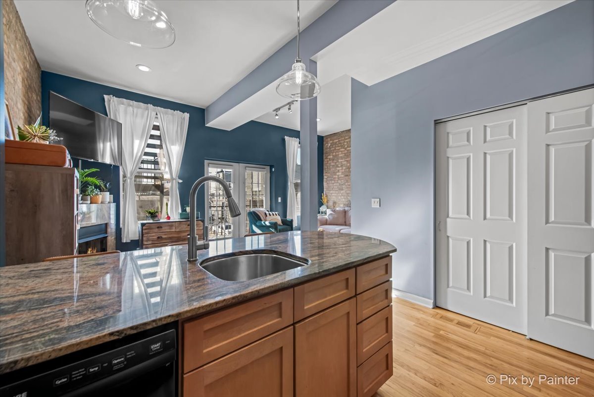1411 W Ohio Street Unit: 2R