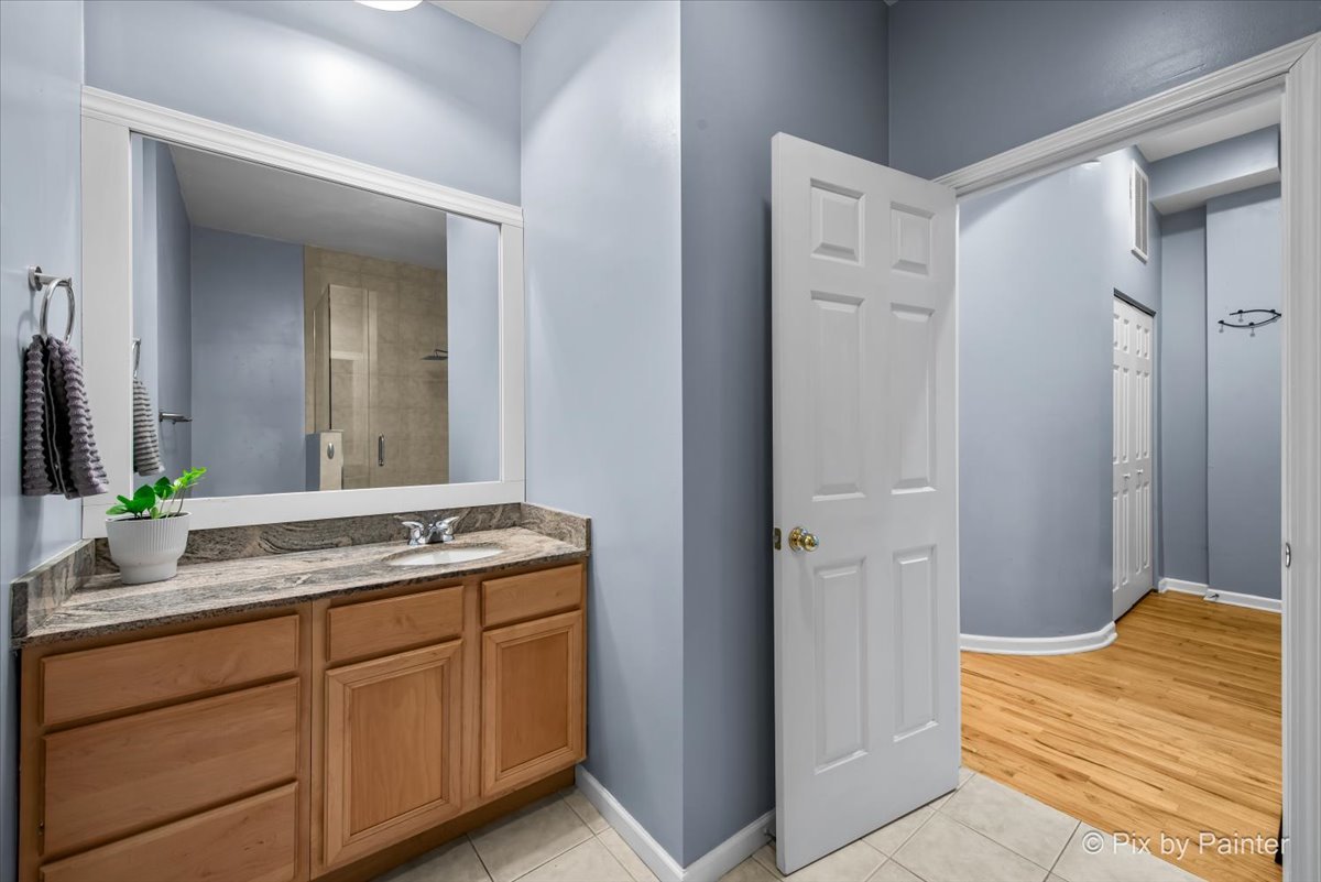1411 W Ohio Street Unit: 2R