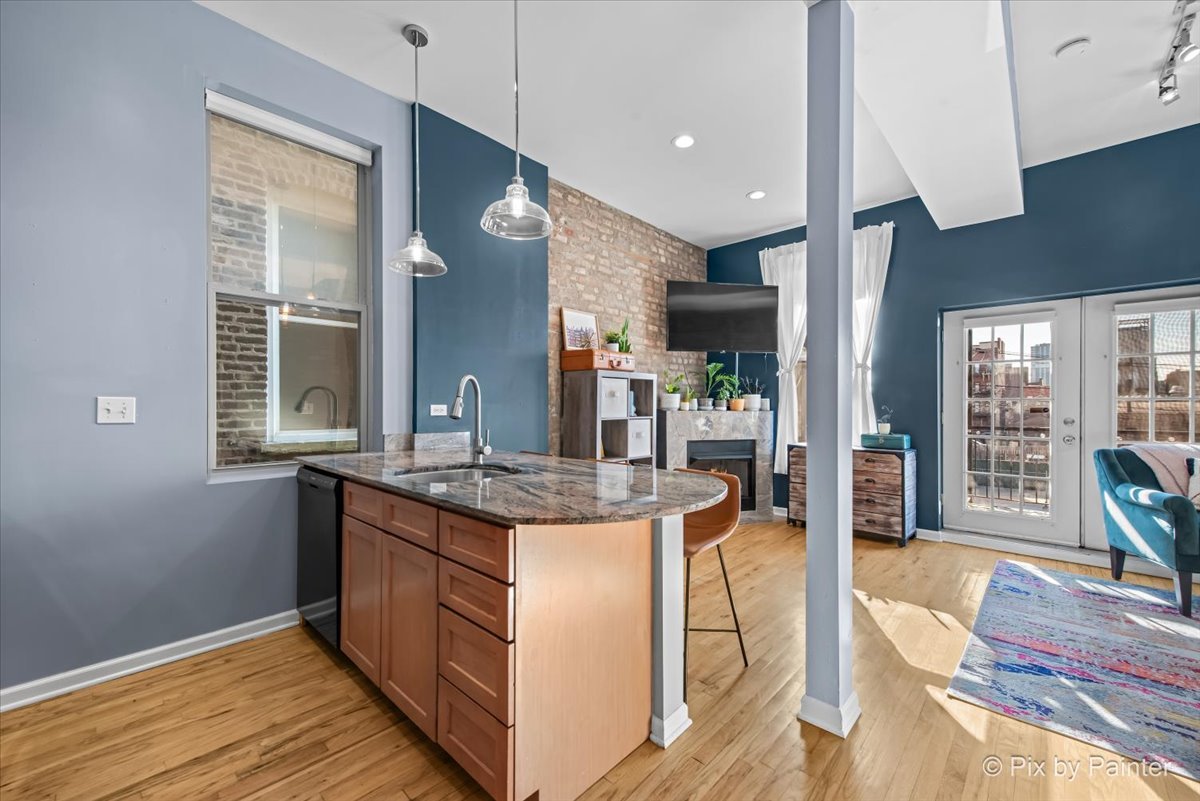 1411 W Ohio Street Unit: 2R