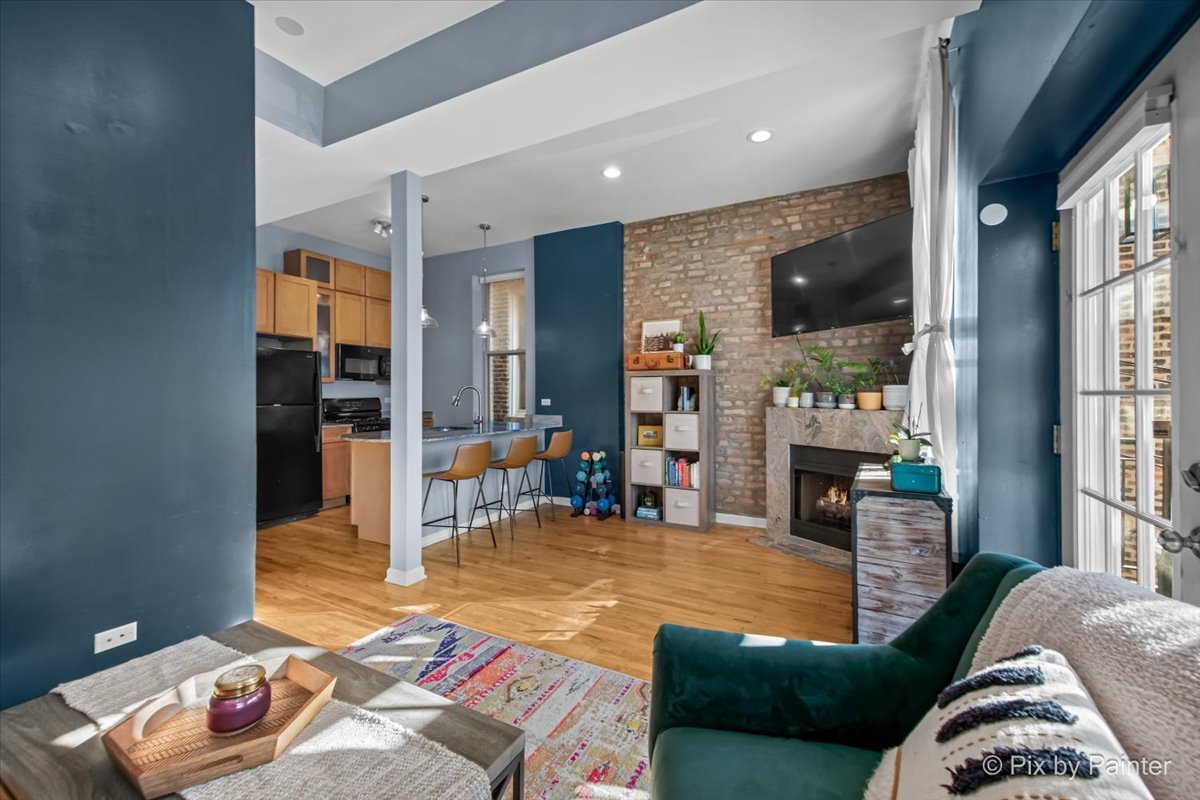 1411 W Ohio Street Unit: 2R