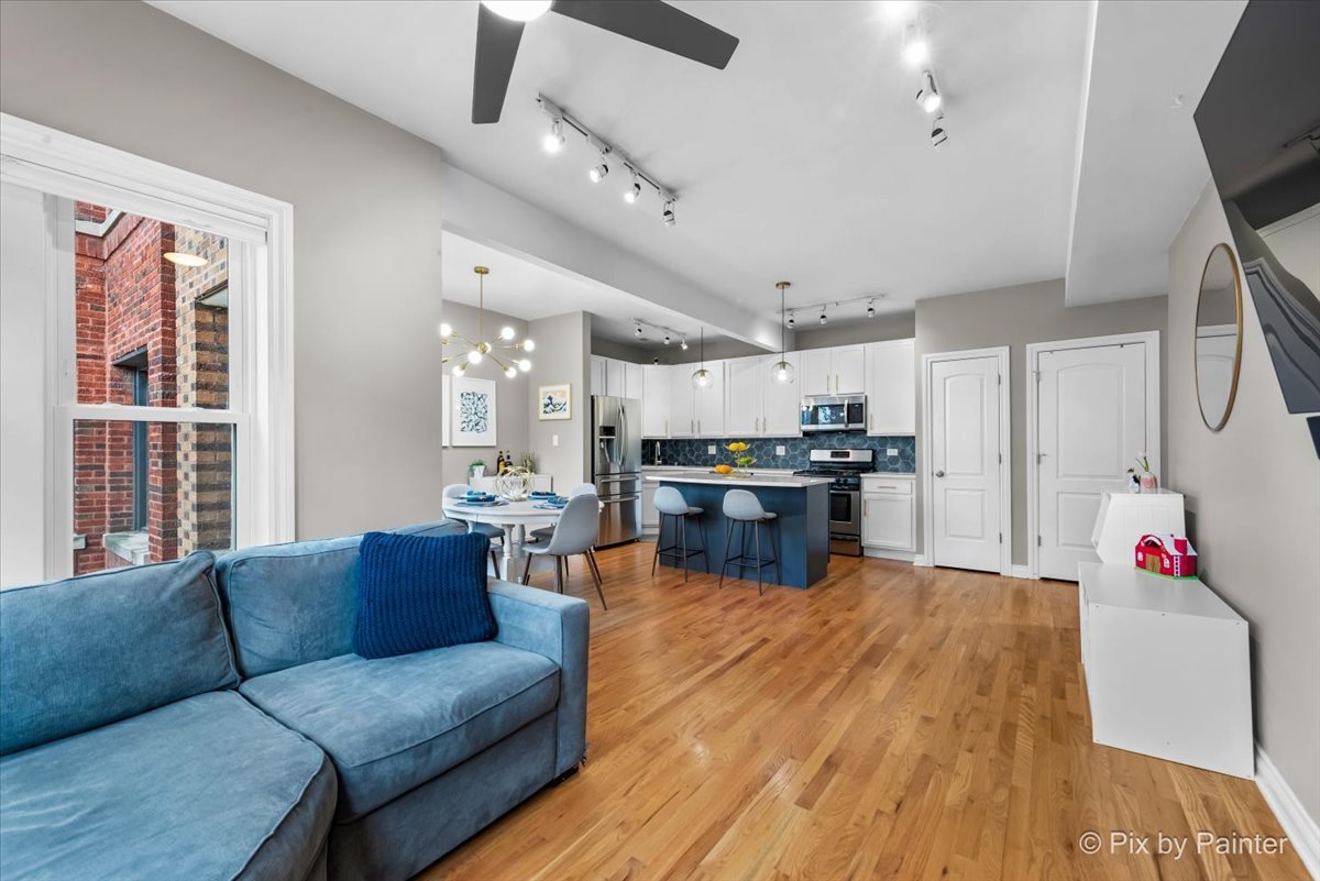 1463 W Winnemac Avenue Unit: 2E