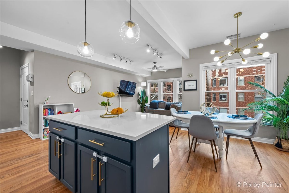 1463 W Winnemac Avenue Unit: 2E