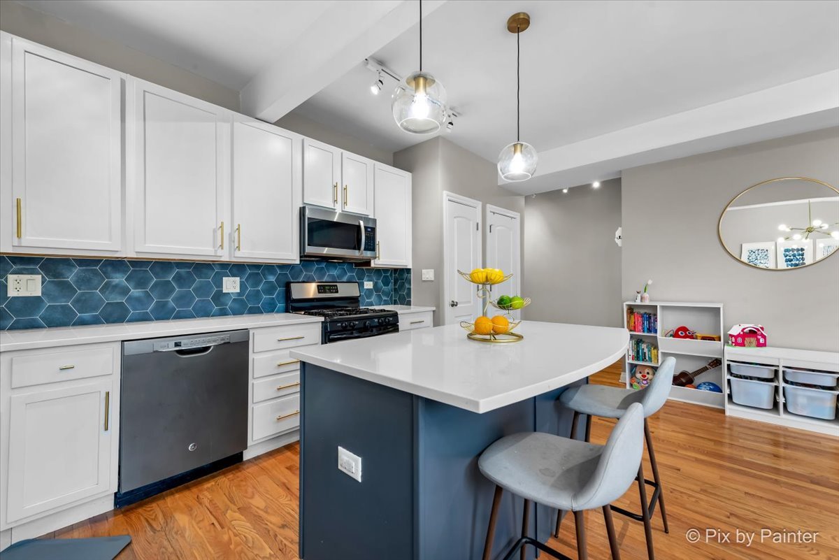 1463 W Winnemac Avenue Unit: 2E