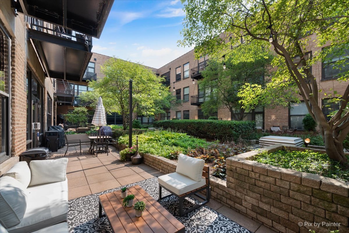 1040 W Adams Street Unit: 104