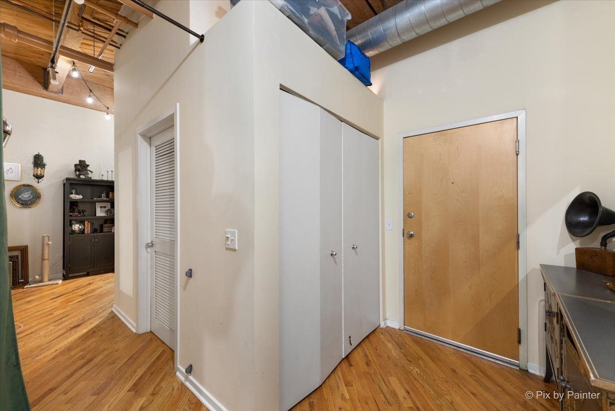 1040 W Adams Street Unit: 104