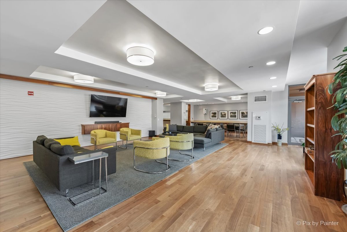 530 N Lake Shore Drive Unit: 2607