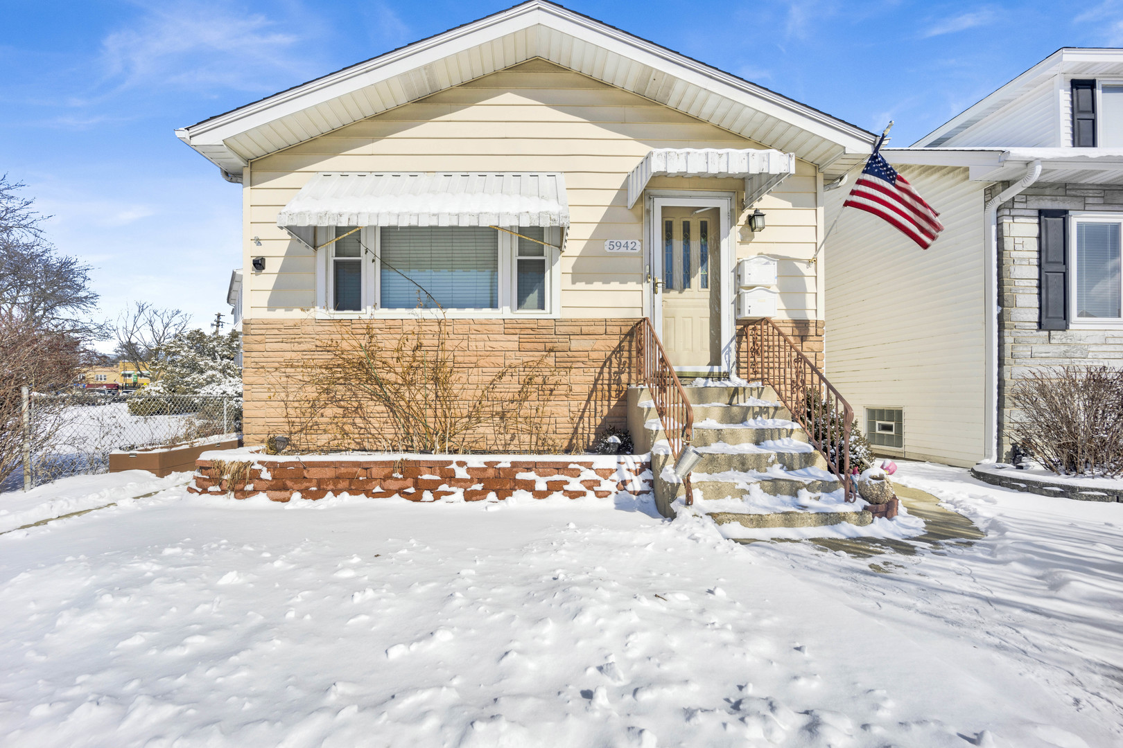 5942 W Thorndale Avenue Unit: 1