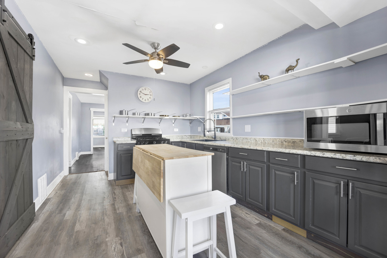 5942 W Thorndale Avenue Unit: 1