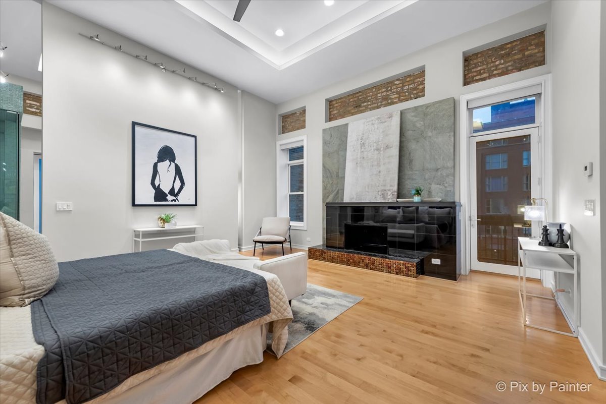 319 W Erie Street Unit: 3W