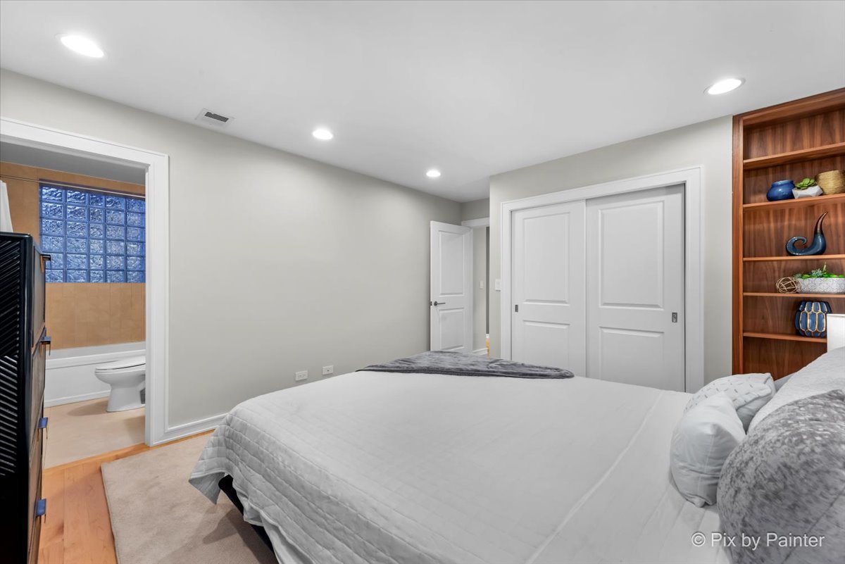 319 W Erie Street Unit: 3W
