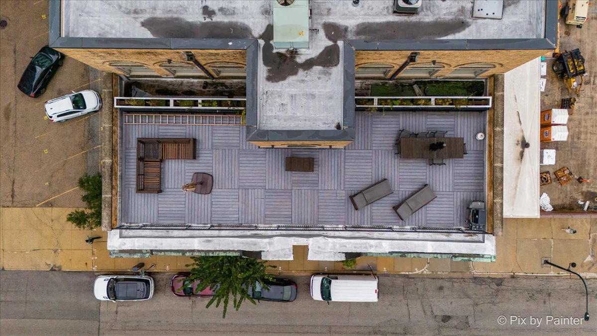 319 W Erie Street Unit: 3W