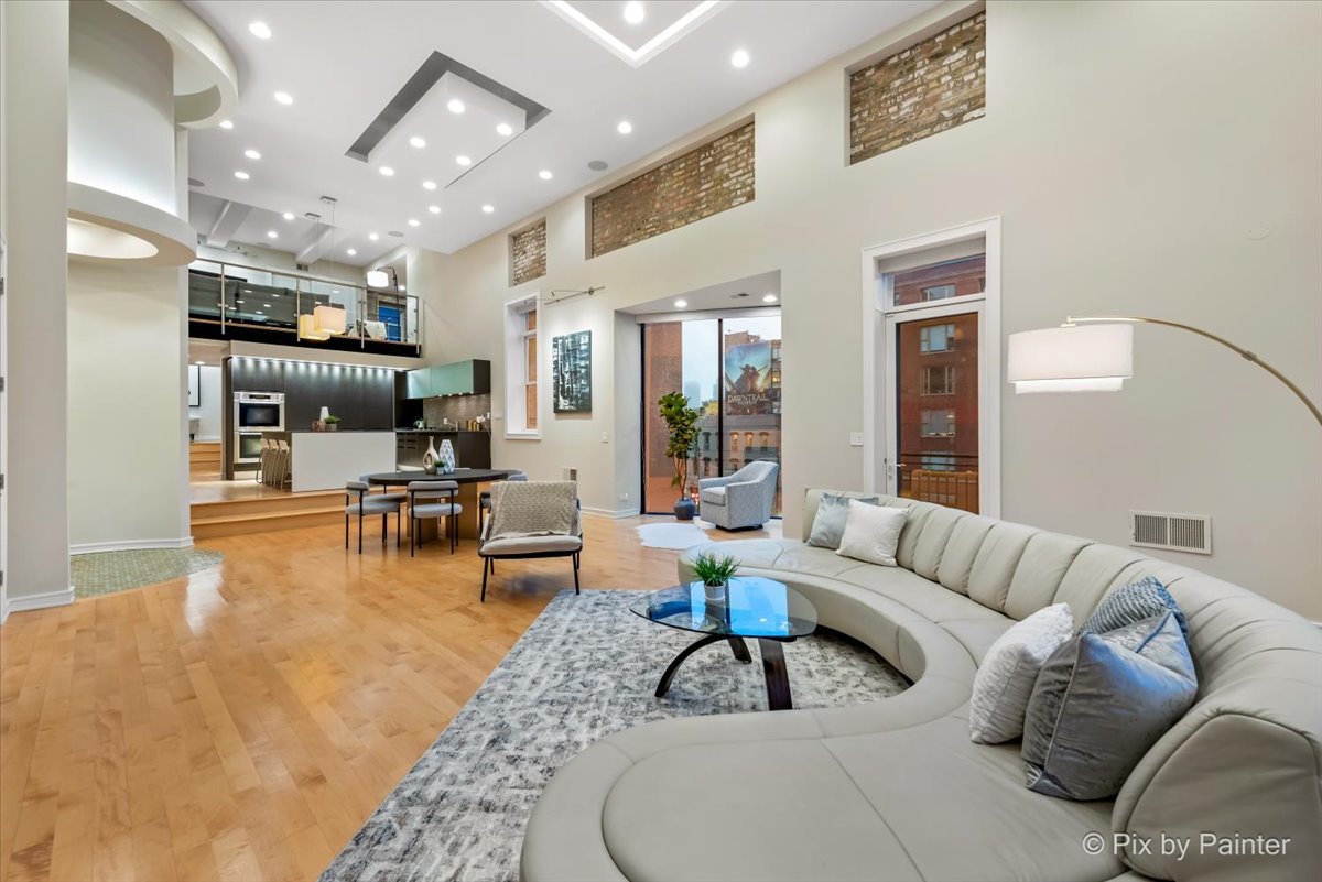 319 W Erie Street Unit: 3W